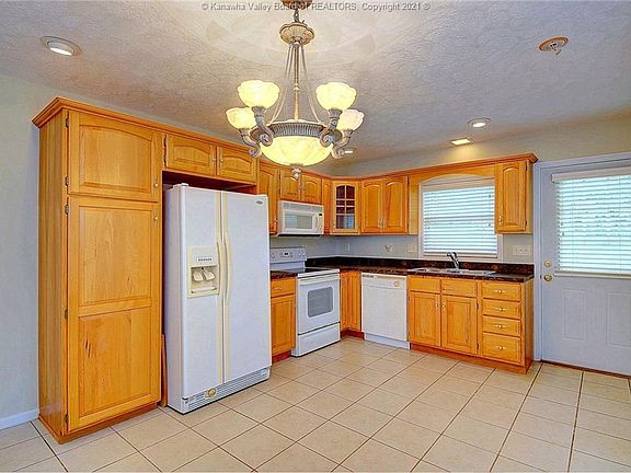 5th image of 107 Kama Ln