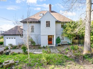 6325 SE Thorburn St, Portland, OR 97215