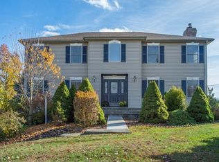22 Cambridge Rd, Lafayette, NJ 07848
