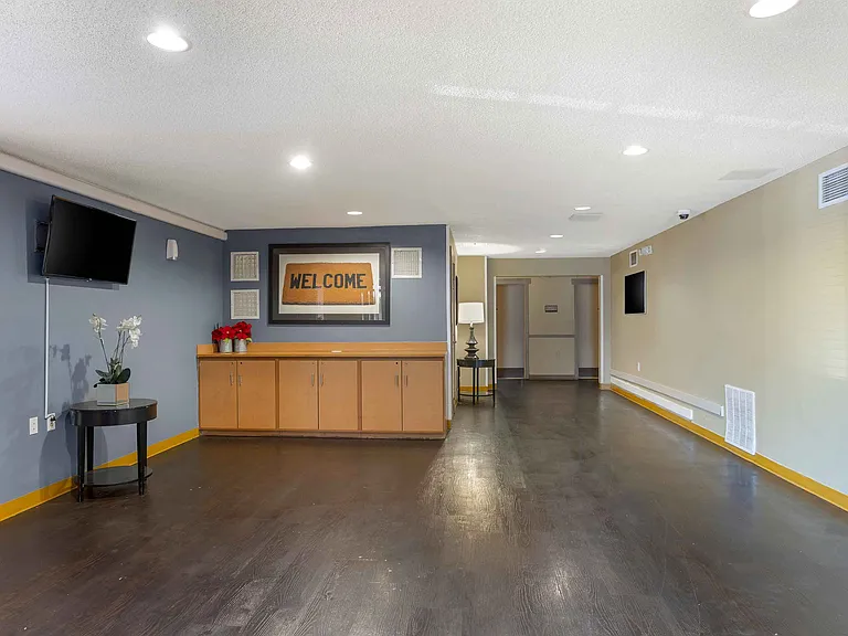 Lobby and Guest Check-in