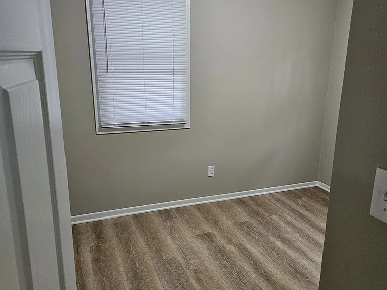 2516 Sheridan Ave — Photo 8