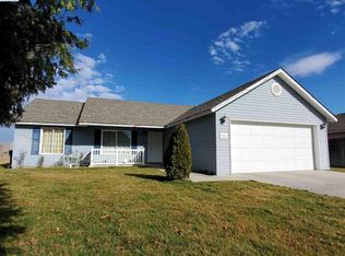 933 Madrona Ave, Pasco, WA 99301