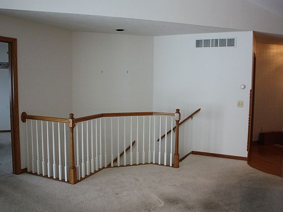 3rd image of 1995 Lakeview Dr