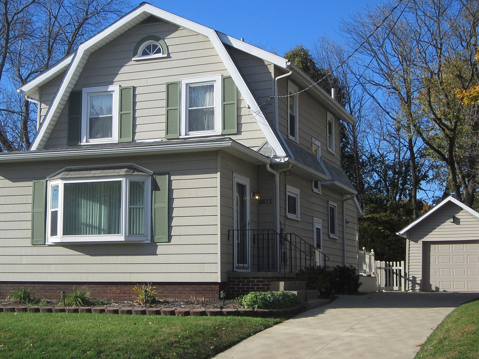 Dutch Colonial in West Park