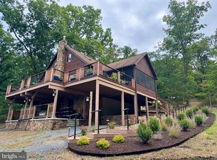 18 Donegal Ln, Berkeley Springs, WV 25411
