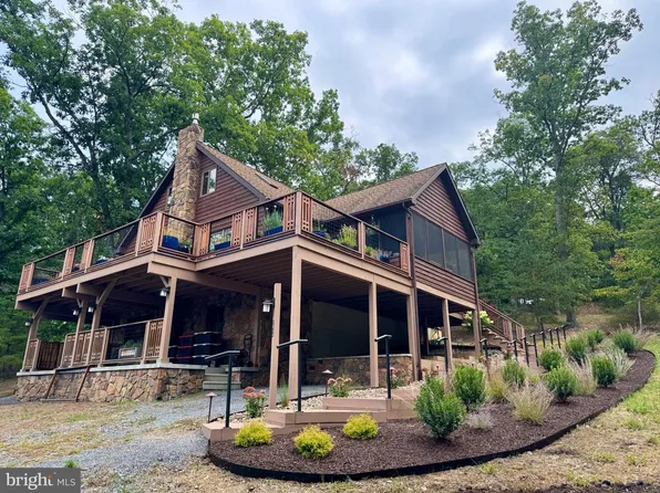 18 Donegal Ln, Berkeley Springs, WV 25411