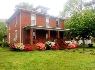 404 Franklin Blvd S, Gretna, VA 24557