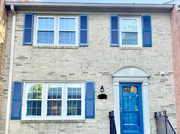 6573 Flagmaker Ct, Falls Church, VA 22042
