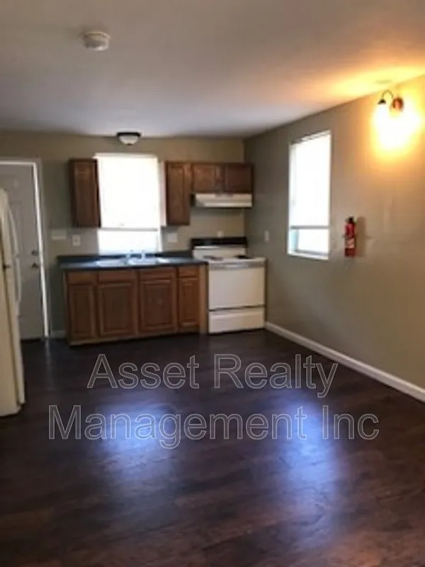 1 bed, 1.0 bath, 850 sqft, $875 — Photo 2