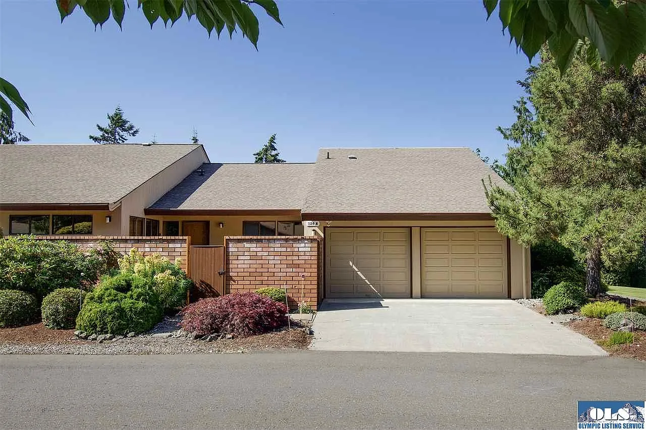 126A Hilltop Dr photo 1