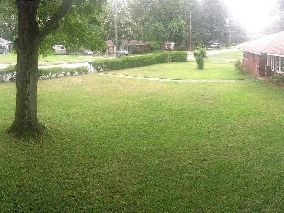 1st image of 1100 Lakewood Dr