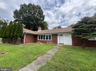 499 Collins Dr, Springfield, PA 19064