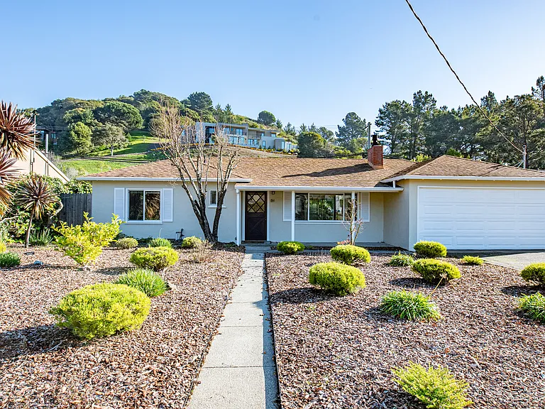 10 Juno Rd — Photo 1