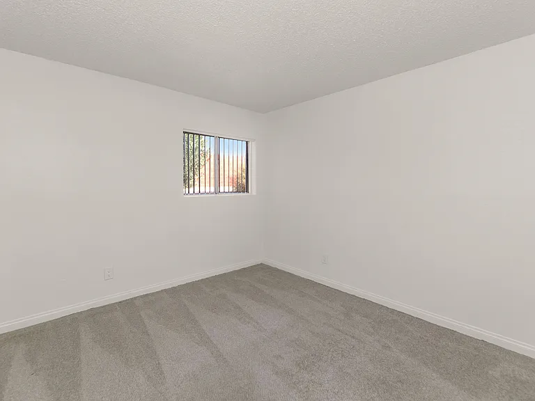 Urban Walk Apartments — Photo 17