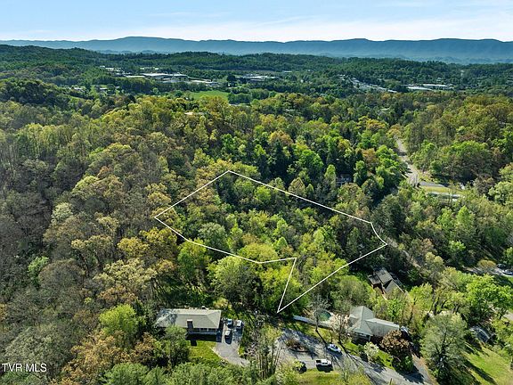 3rd image of Hidden Valley Rd