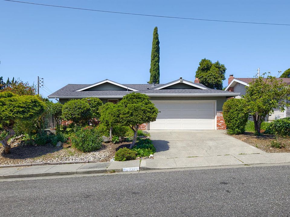 1st image of 2275 Cambridge Drive