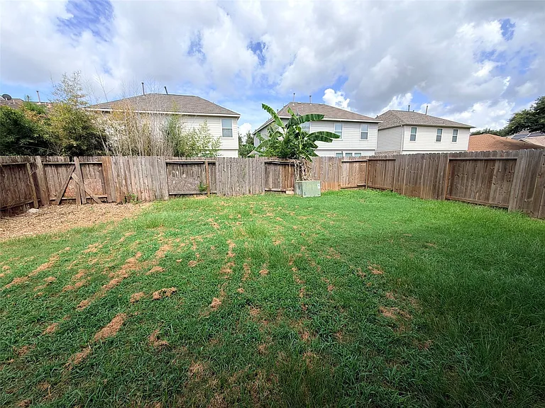 15423 Fir Woods Ln — Photo 42
