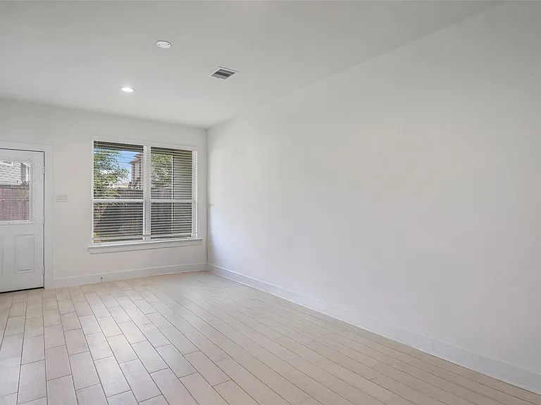 21130 Medina River Dr — Photo 21