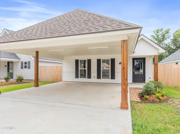208 Camerons Cove Dr, Carencro, LA 70520