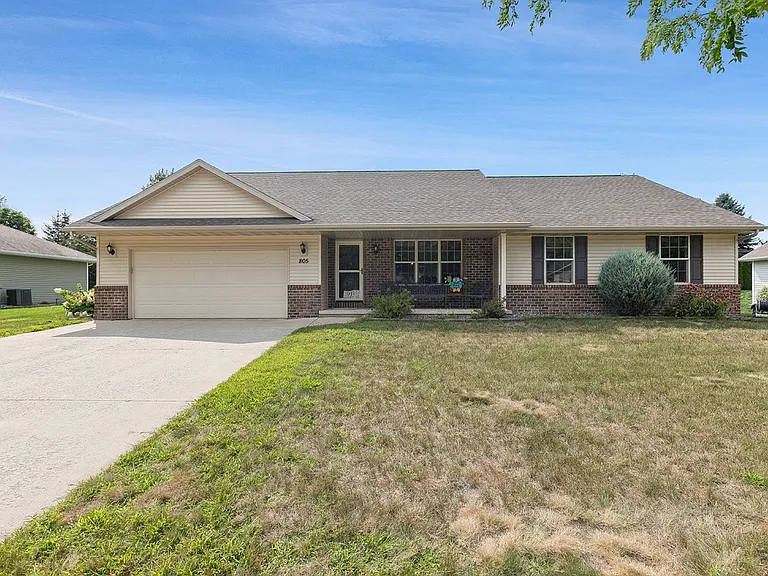 805 Canterbury Castle Ln — Photo 1