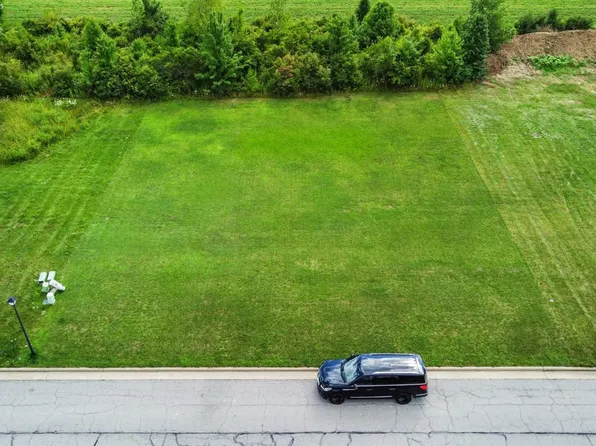 614 Cold Creek Blvd, Sandusky, OH 44870