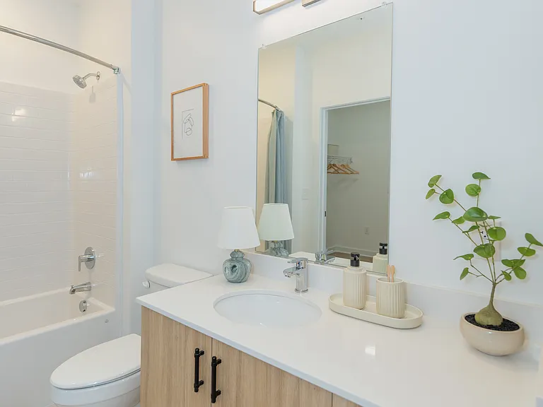 Wrighthaven Square Apartments — Photo 4
