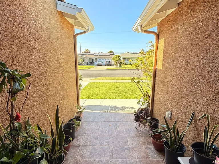 6662 San Francisco Dr — Photo 2