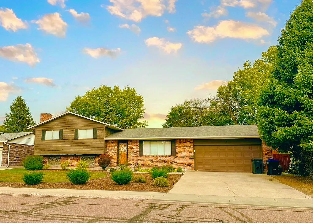 4 bed, 1874 sqft, $2,600 — Photo 1
