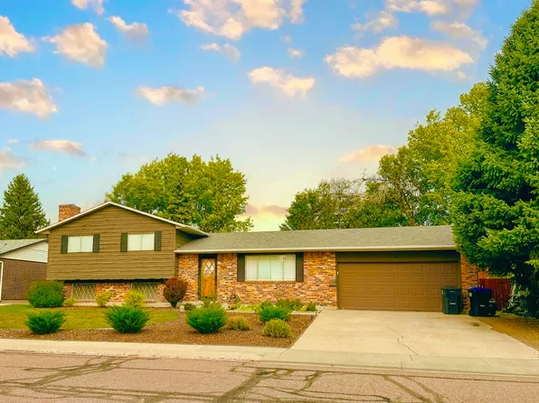 2223 Northglen Dr, Colorado Springs, CO 80909