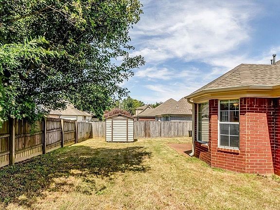 5th image of 8129 Country Mill Cv
