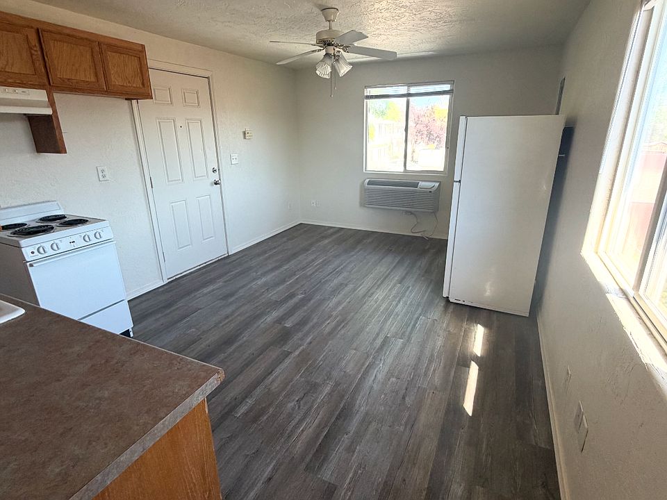 2nd image of 2387 Howard Ave #A