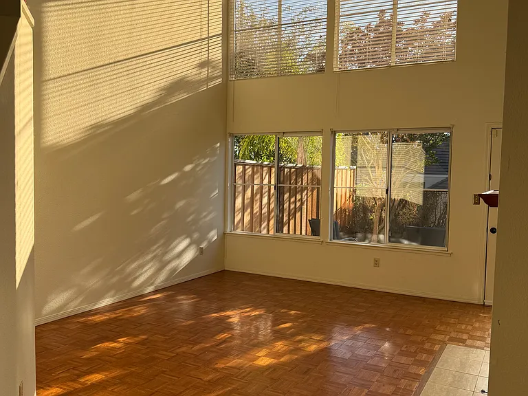 6142 Lakeview Cir — Photo 2