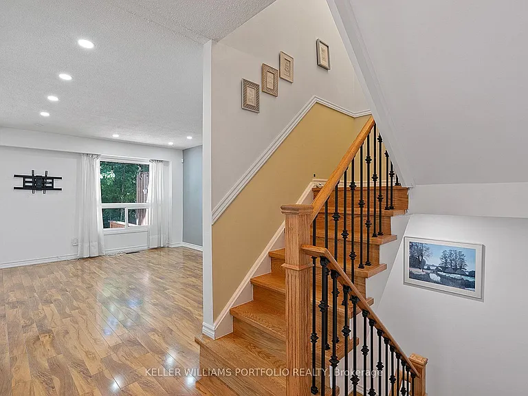 24 Ulysses Pl — Photo 11
