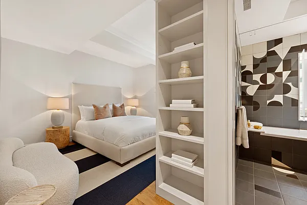 Bedroom, photo 1