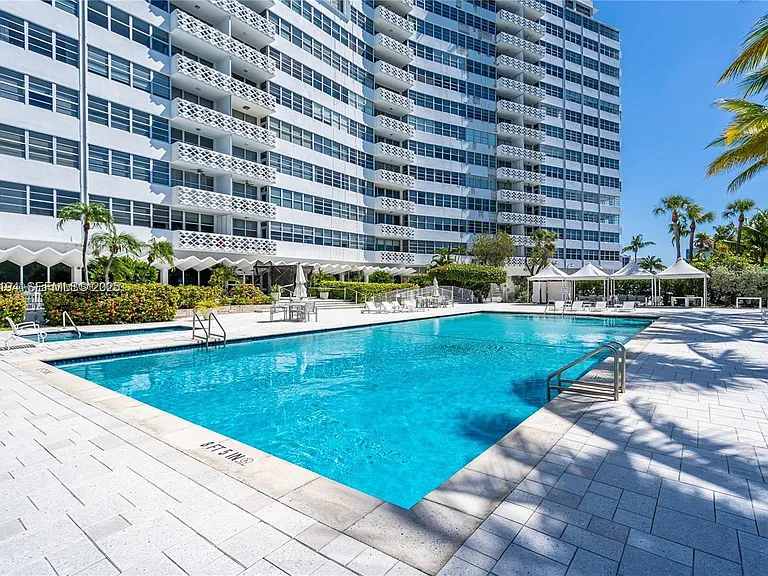 20 E Island Ave #1415 — Photo 34