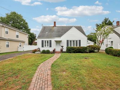 61 Harvard Street, Roslyn Heights, NY, 11577