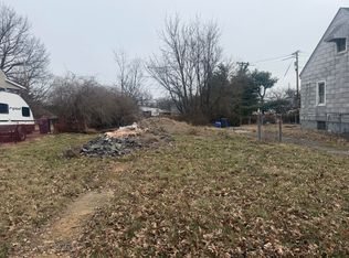 1030 Meadow Ln, Lexington, KY 40505