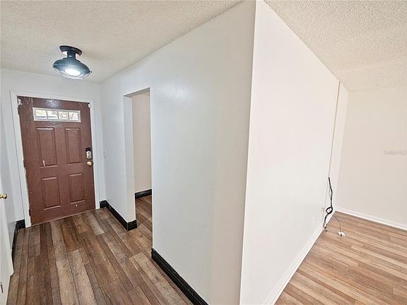 4th image of 648 Sherwood Dr