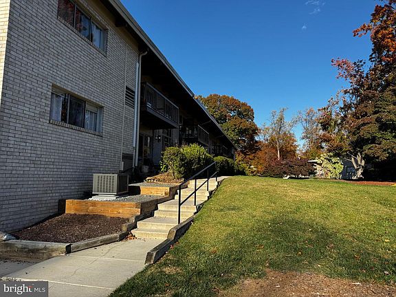 3rd image of 4945 Americana Dr APT 106