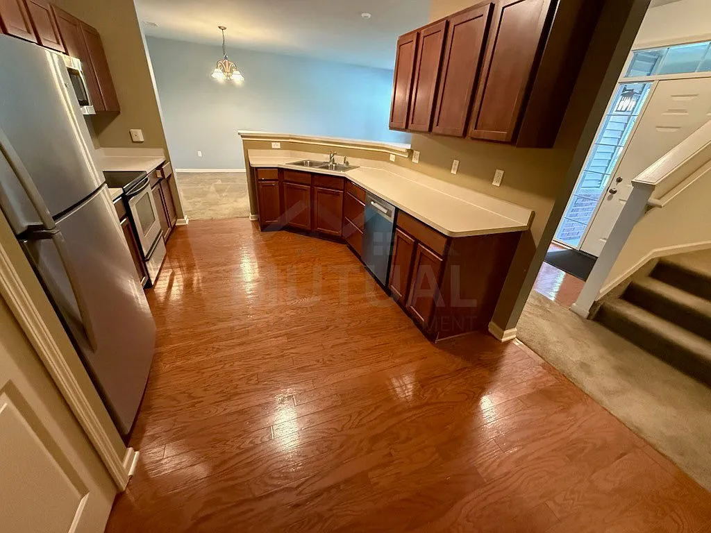 2 bed, 2.5 bath, 1669 sqft, $1,950 — Photo 3