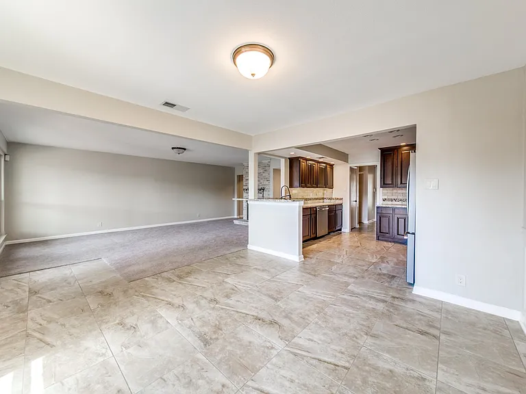 5866 Royal Rdg — Photo 6