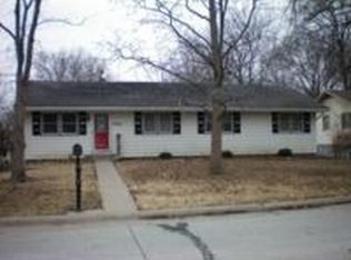 1902 Seneca St, Leavenworth, KS 66048