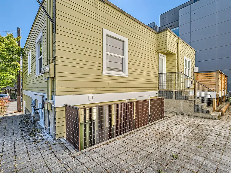 4141 California Ave SW #1/2 — Photo 12