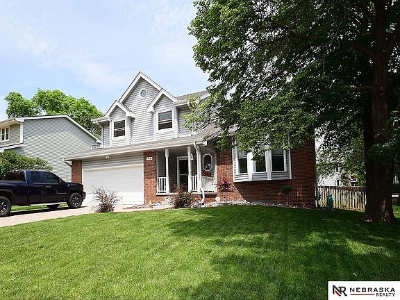 2nd image of 914 Michael Dr