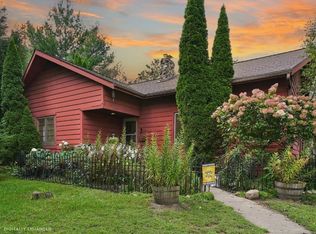 160 Norfolk Rd, Waterloo, IA 50701