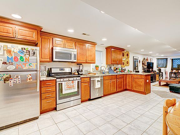 4th image of 2642 N Mozart St #0