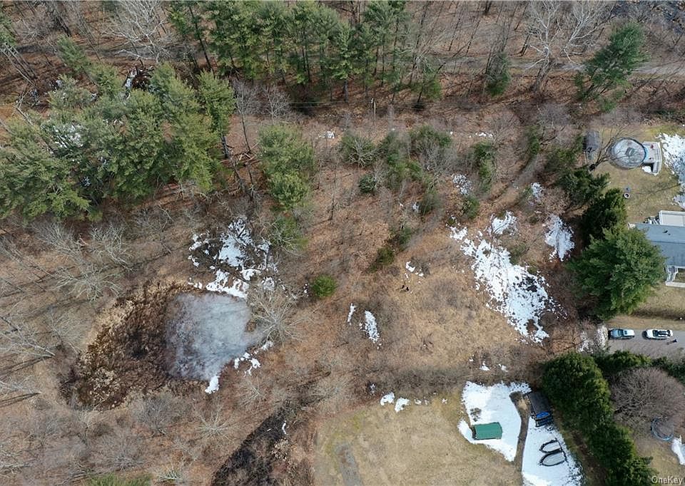 1st image of Woodland Dr