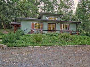 300 Myrtlewood Dr, Selma, OR 97538