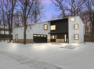 1319 Pine Mills Ct, Fort Wayne, IN 46845