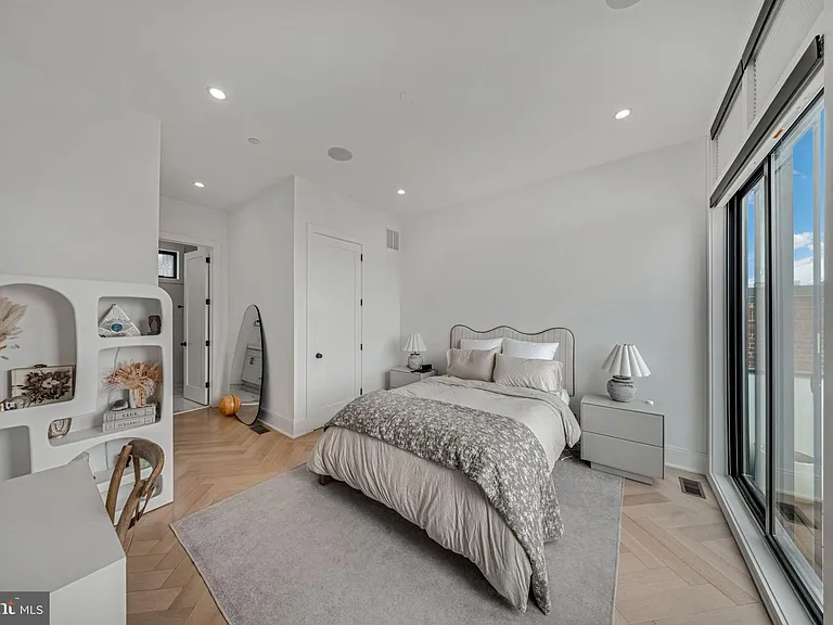 1462 Chapin St NW #8 — Photo 18